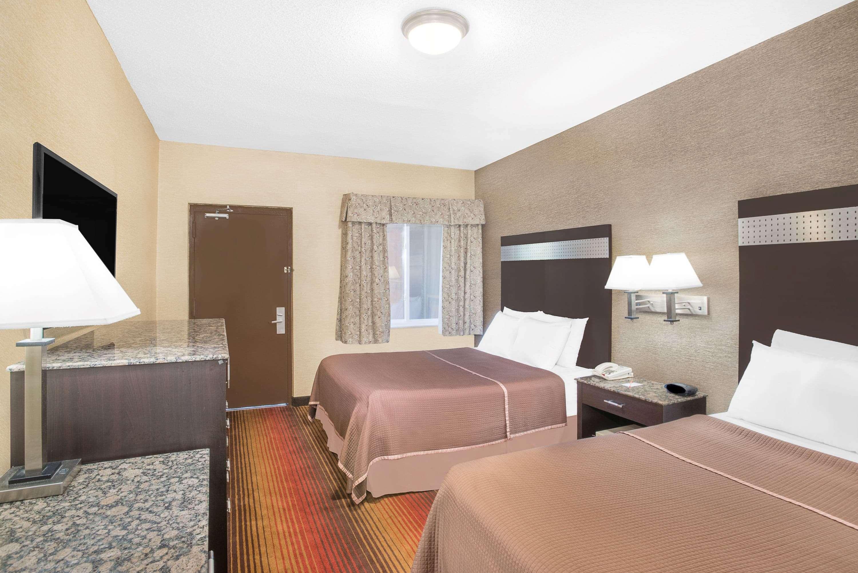 Howard Johnson By Wyndham North Bergen Exterior foto