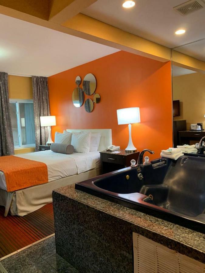 Howard Johnson By Wyndham North Bergen Exterior foto